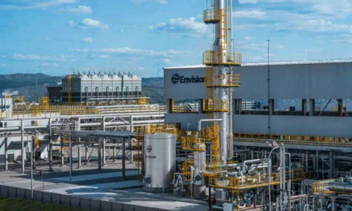 Executives from Marubeni and Envision Energy sign green ammonia agreement in Tokyo